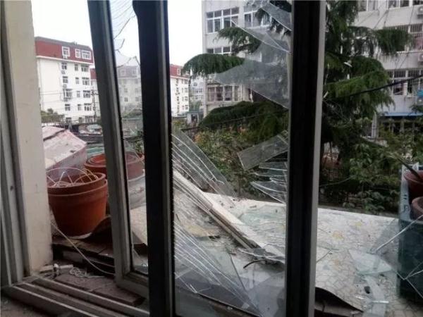 突發(fā)！青島一居民樓發(fā)生爆燃！已造1人死亡，7人受傷！3公里外有震感…