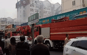 突發(fā)！青島一居民樓發(fā)生爆燃！已造1人死亡，7人受傷！3公里外有震感…