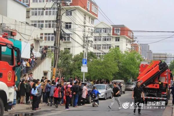 突發(fā)！青島一居民樓發(fā)生爆燃！已造1人死亡，7人受傷！3公里外有震感…